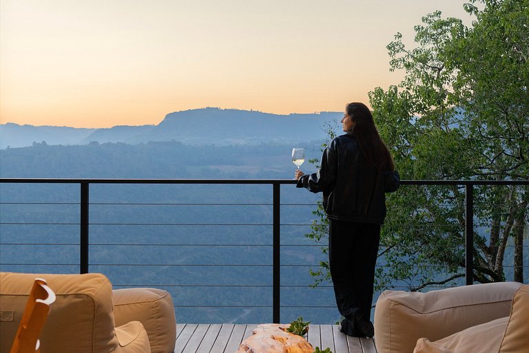 Casa no Vale com vista incrível próximo a Gramado
